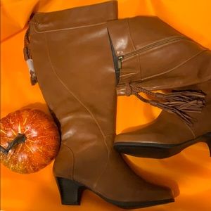 New!  Wide calf boots size 8-1/2 ww